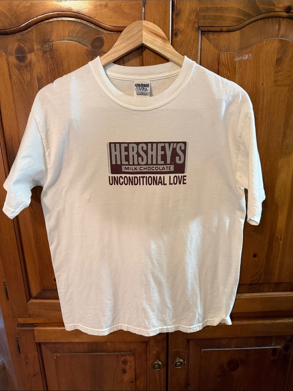 NWOT Hershey's 'Unconditional Love' Graphic Tee - Cream with Brown Logo